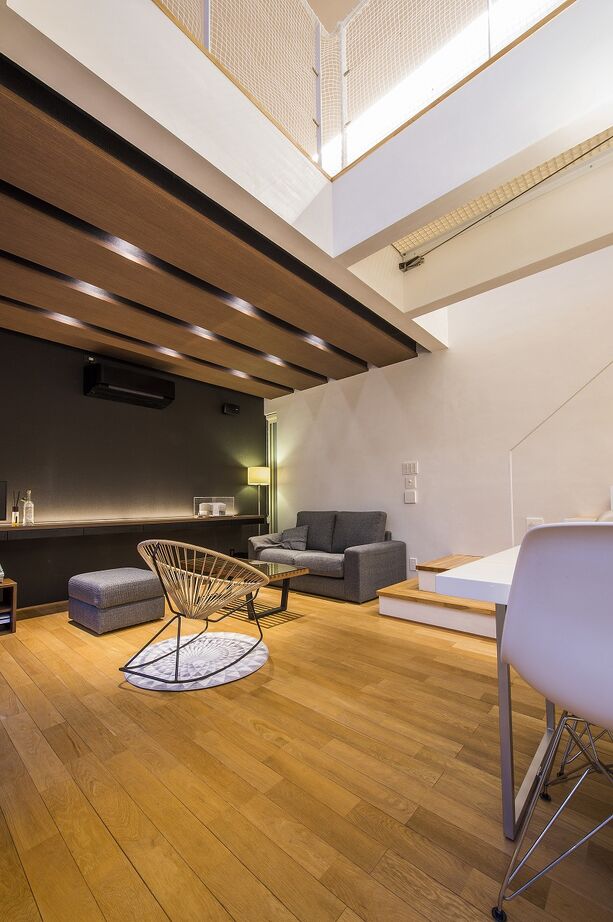 IDEAL HOME　アイデアルホーム（カスタムホーム） 【2000万円台/摂津市/ビルトインガレージ/50坪】二棟にわけた住まいの中心に中庭が、ノーカーテンの家の建築実例画像2