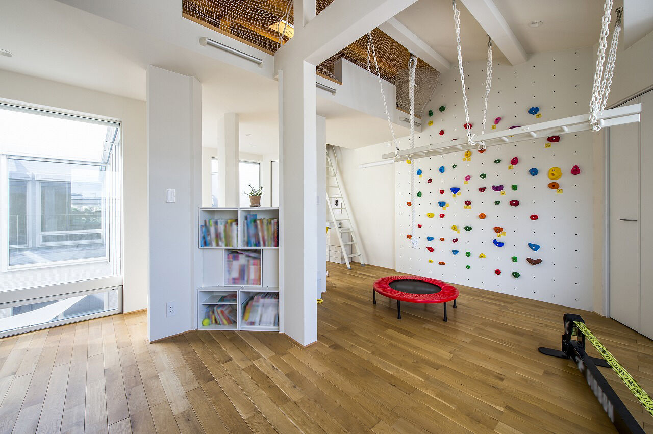 IDEAL HOME　アイデアルホーム（カスタムホーム） 【2000万円台/摂津市/ビルトインガレージ/50坪】二棟にわけた住まいの中心に中庭が、ノーカーテンの家の建築実例画像7