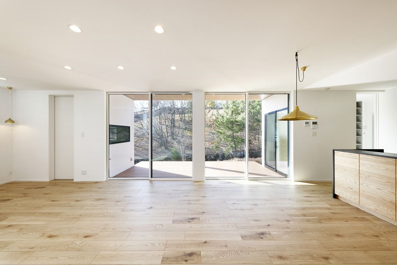 IDEAL HOME　アイデアルホーム（カスタムホーム） 【2000万円台/宝塚市/土地探し/新築/約31坪】景観の良さを活かした居心地の良い白基調のオシャレで豪華な家の建築実例画像2