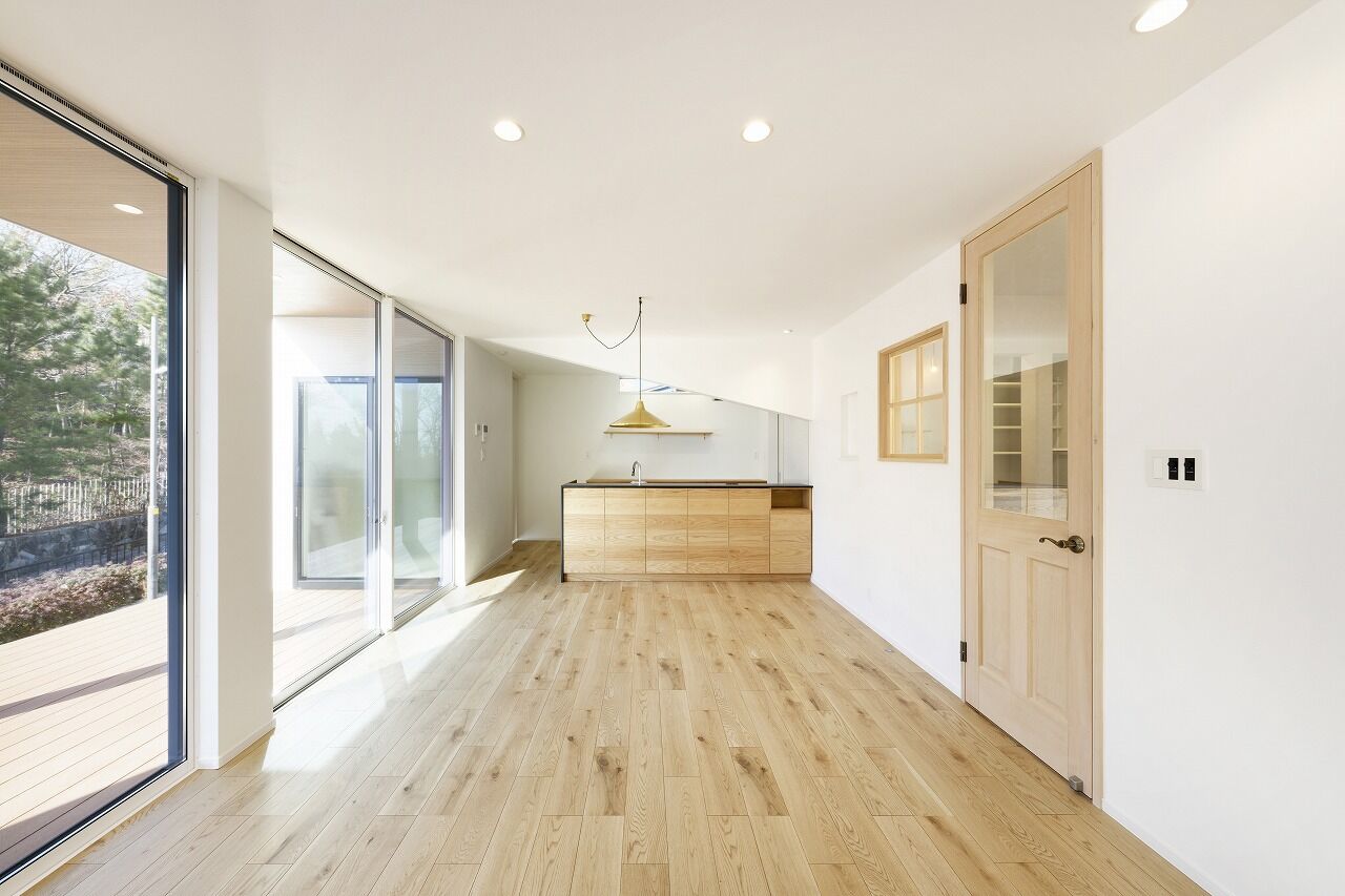 IDEAL HOME　アイデアルホーム（カスタムホーム） 【2000万円台/宝塚市/土地探し/新築/約31坪】景観の良さを活かした居心地の良い白基調のオシャレで豪華な家の建築実例画像3