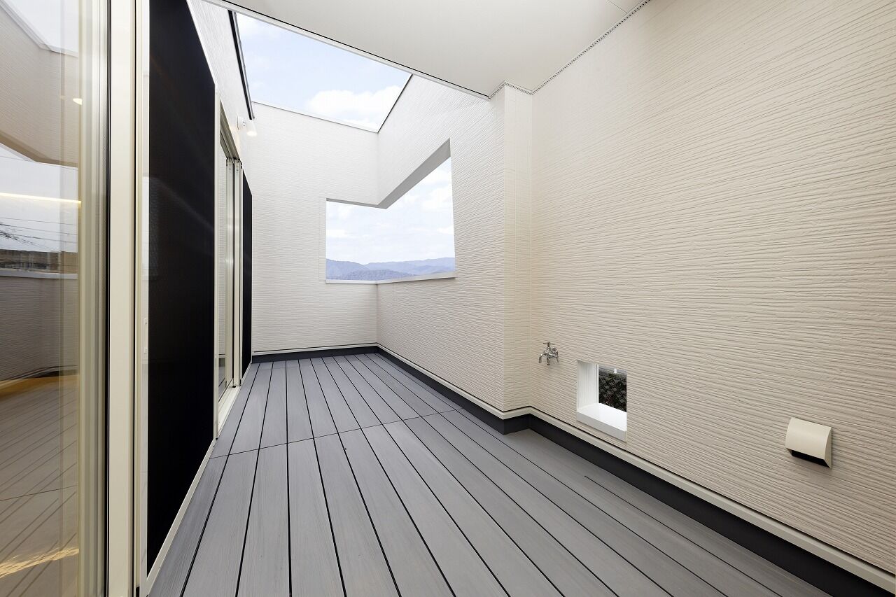 IDEAL HOME　アイデアルホーム（カスタムホーム） 【2000万円台/京都府/新築/約37坪】突き抜けたデザインと間取り設計　帰りたくなる唯一無二のオシャレな家の建築実例画像4