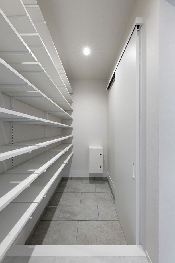 IDEAL HOME　アイデアルホーム（カスタムホーム） 【2000万円台/京都府/新築/約37坪】突き抜けたデザインと間取り設計　帰りたくなる唯一無二のオシャレな家の建築実例画像9