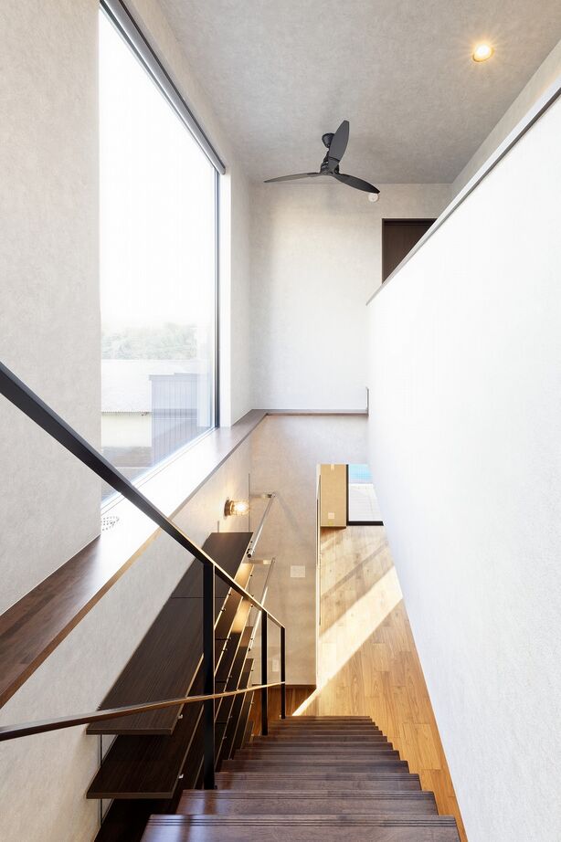 IDEAL HOME　アイデアルホーム（カスタムホーム） 【2000万円台/生駒市/ビルトインガレージ/新築/約36坪】デザインガレージが自慢。猫との暮らしも楽しむ家の建築実例画像6