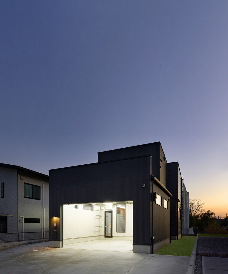 IDEAL HOME　アイデアルホーム（カスタムホーム） 【2000万円台/生駒市/ビルトインガレージ/新築/約36坪】デザインガレージが自慢。猫との暮らしも楽しむ家の建築実例画像10