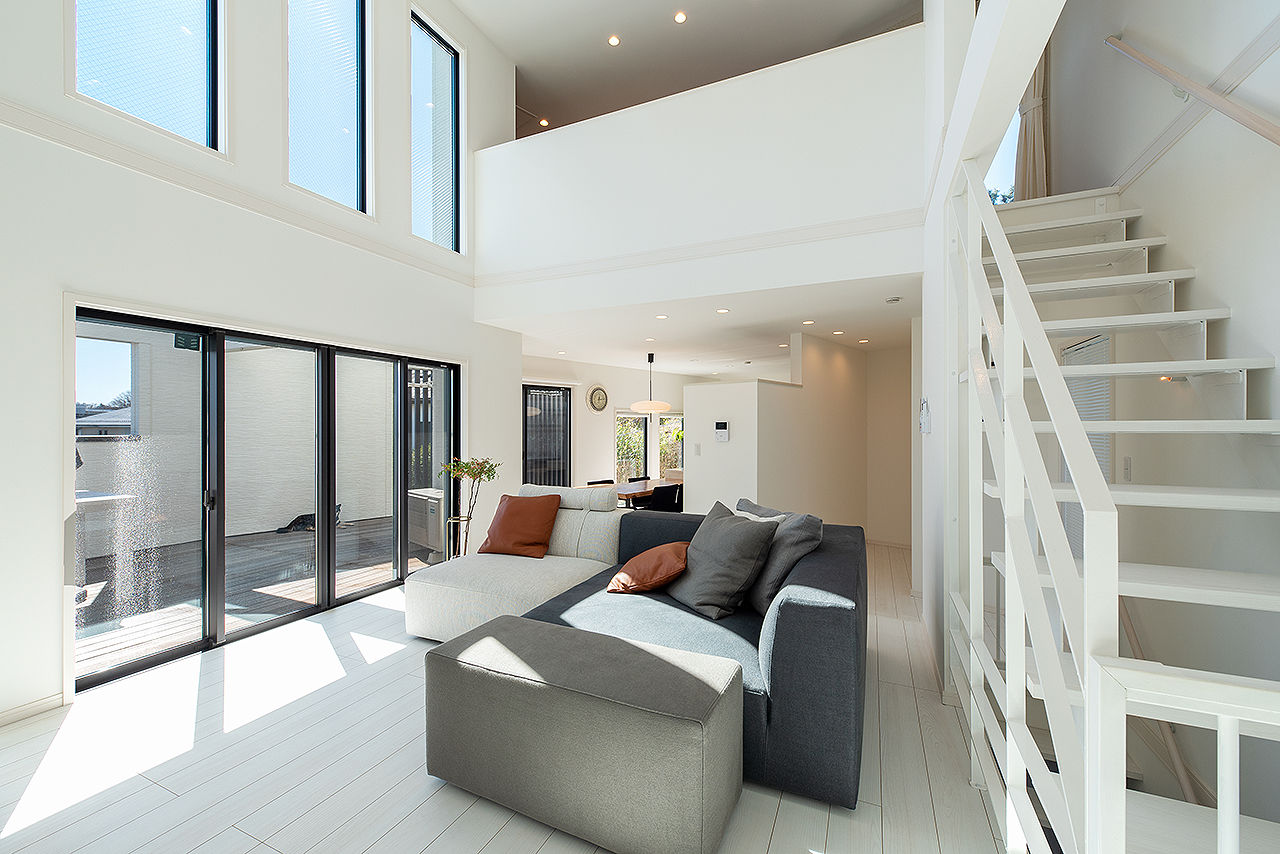 矢島建設工業 【2500～2999万円／吹抜け・3階建て】変形の間取りから生まれる程よい距離感。お手本は海外インテリアの建築実例画像3