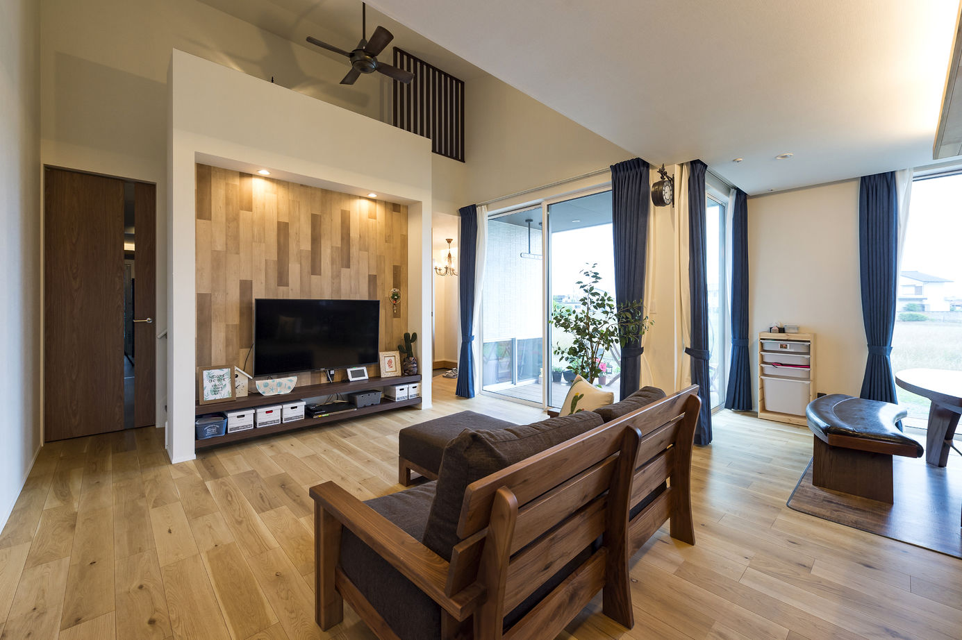 ＱＬＡＳＨＩＳＡ　高草木工務店 【太田市｜造作洗面台｜レッドシダー】無垢が作り出す癒しの空間 吹き抜け×秘密基地の平屋-太陽光発電-ZEHの建築実例画像7