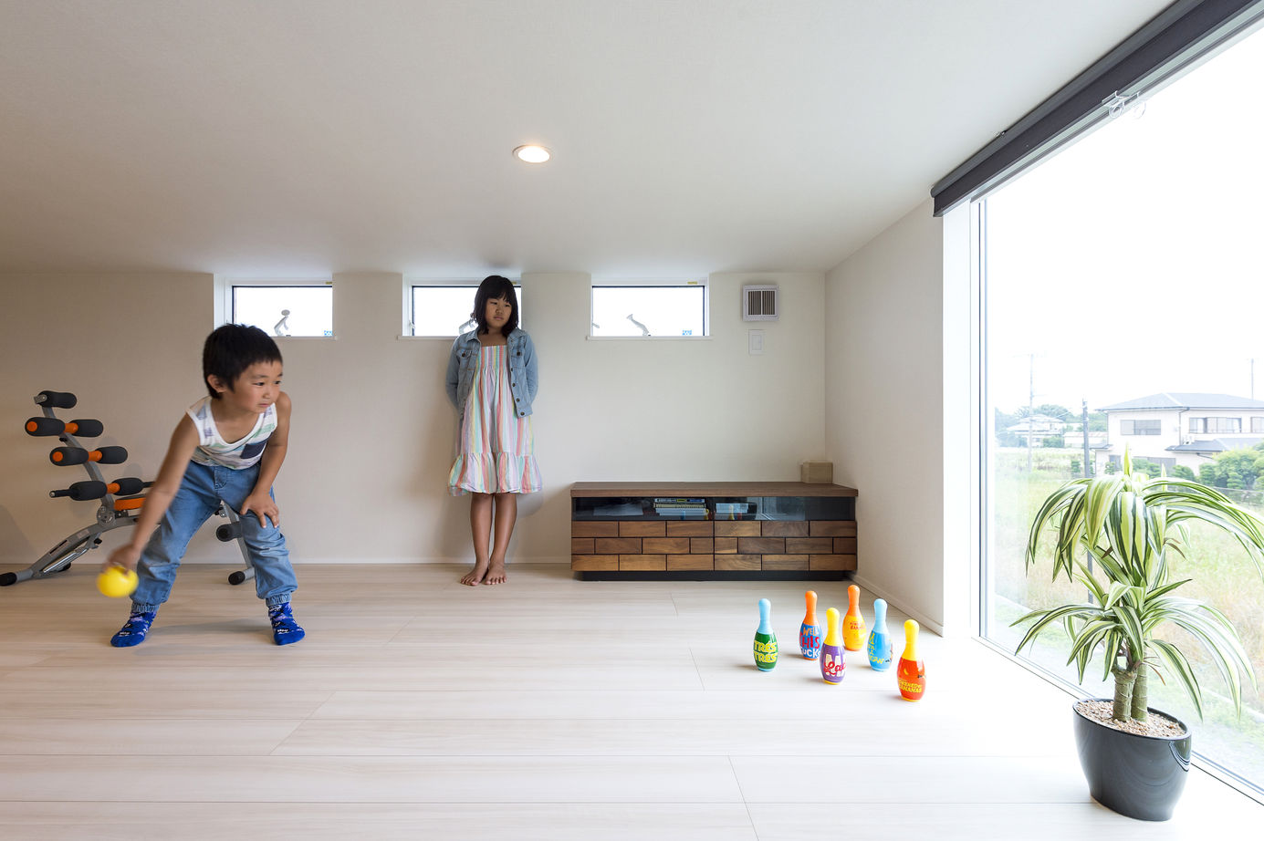 ＱＬＡＳＨＩＳＡ　高草木工務店 【太田市｜造作洗面台｜レッドシダー】無垢が作り出す癒しの空間 吹き抜け×秘密基地の平屋-太陽光発電-ZEHの建築実例画像9