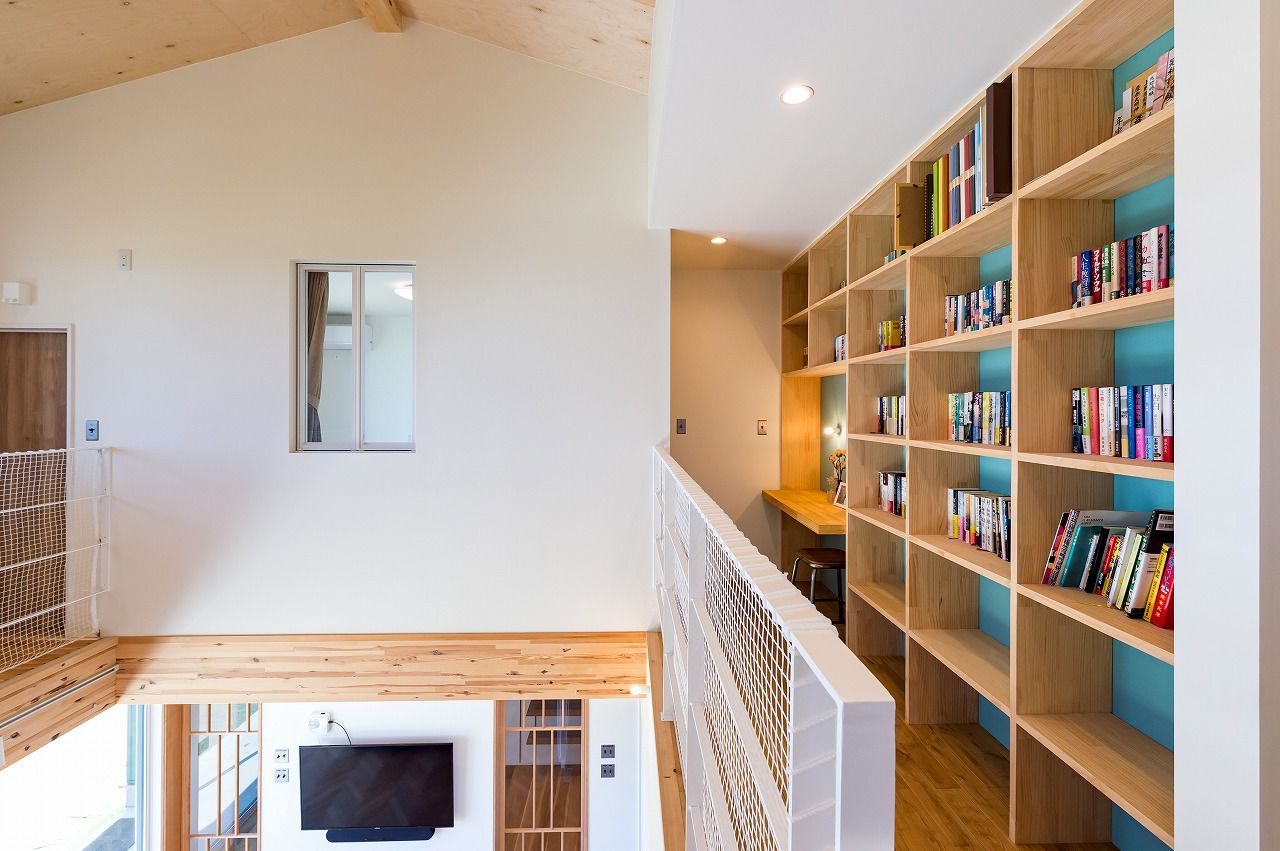 ＱＬＡＳＨＩＳＡ　高草木工務店 【前橋市｜造作多数｜無垢フローリング】ヘリンボーンが彩るナチュラルでカッコイイ木の家-太陽光発電-ZEHの建築実例画像6