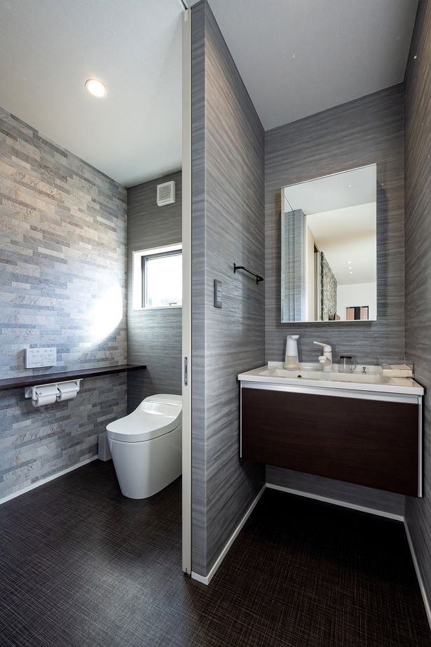 ＱＬＡＳＨＩＳＡ　高草木工務店 【太田市｜造作書斎/家事室｜無垢フローリング】収納計画でメリハリのある暮らしができる家-太陽光発電-ZEHの建築実例画像8