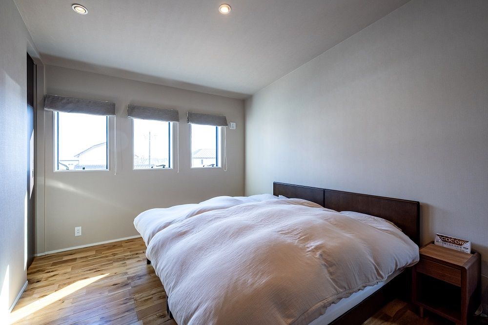 ＱＬＡＳＨＩＳＡ　高草木工務店 【太田市｜造作書斎/家事室｜無垢フローリング】収納計画でメリハリのある暮らしができる家-太陽光発電-ZEHの建築実例画像9