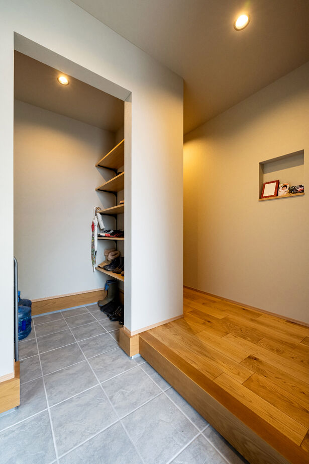 ＱＬＡＳＨＩＳＡ　高草木工務店 【伊勢崎市｜造作洗面台｜平屋】木の温もりとシンプルなデザインが調和する平屋の建築実例画像6