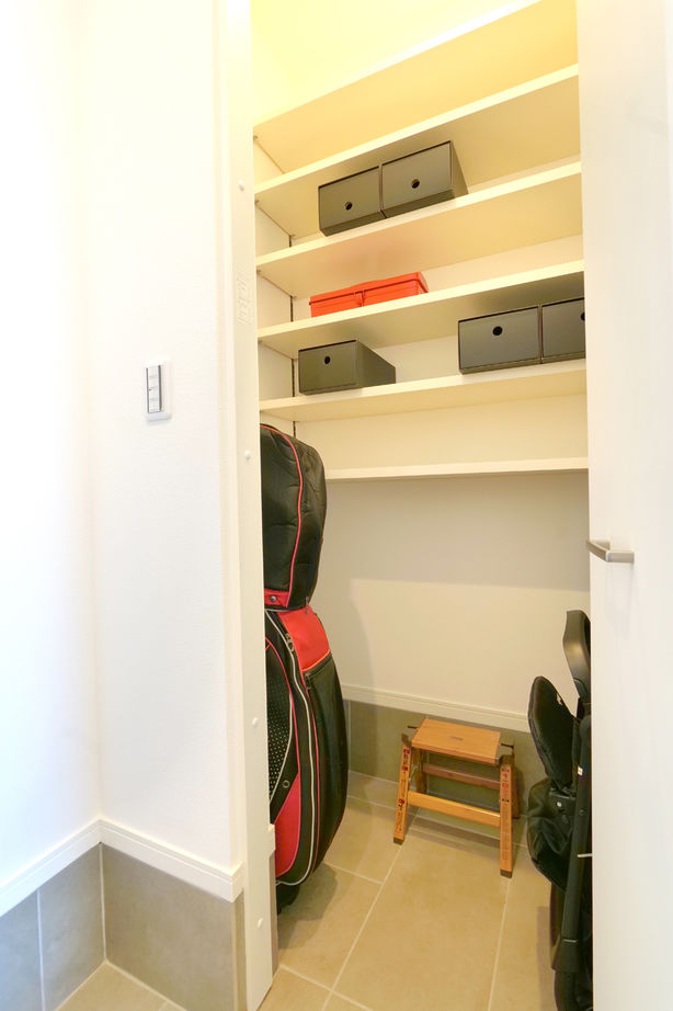 エソラ（アプローズデザイン） 【西宮市／2500～3000万円／間取り図有】光が降り注ぐ吹き抜けと大開口。木のぬくもりに包まれる住まいの建築実例画像9