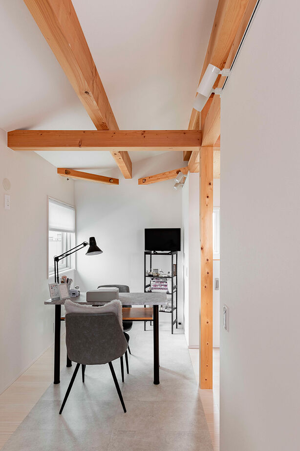 CASA LABO（カーサラボ） by ショーナン・ホーム 【30坪未満の2階建て｜猫と暮らす家】“広さの基準”が変わる？！変化する間取りがスゴイ【ECOボード】の家の建築実例画像6