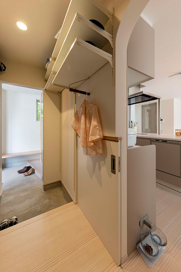 CASA LABO（カーサラボ） by ショーナン・ホーム 【30坪未満の2階建て｜猫と暮らす家】“広さの基準”が変わる？！変化する間取りがスゴイ【ECOボード】の家の建築実例画像8