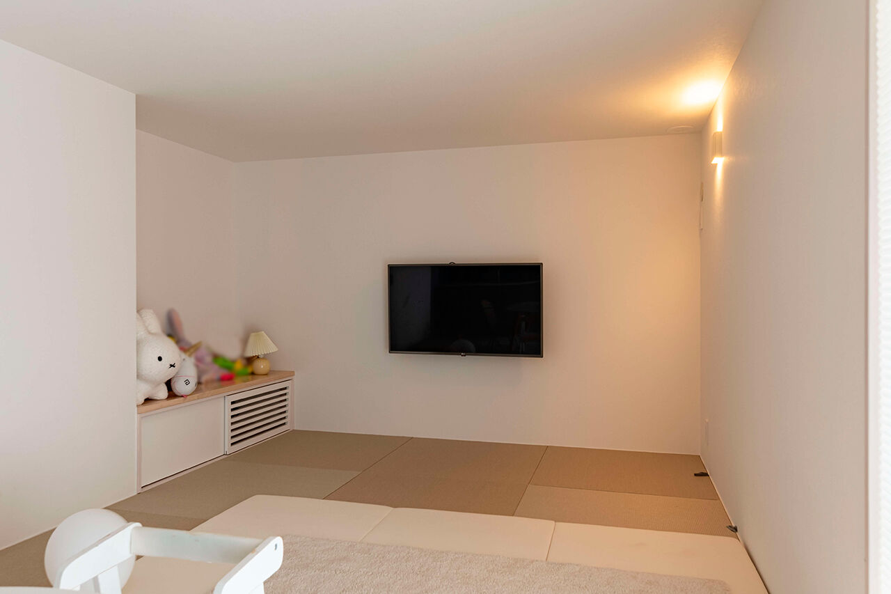 CASA LABO（カーサラボ） by ショーナン・ホーム 【30坪未満の2階建て｜猫と暮らす家】“広さの基準”が変わる？！変化する間取りがスゴイ【ECOボード】の家の建築実例画像9