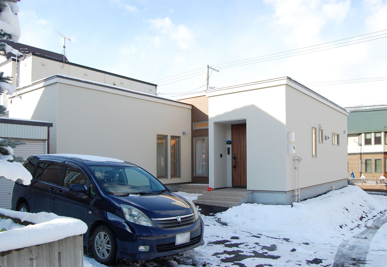 イワクラホーム 【札幌市/4人家族(子ども2人)/4LDK間取図/平屋】子どもものびのび暮らせる開放的な平屋の家の建築実例画像2