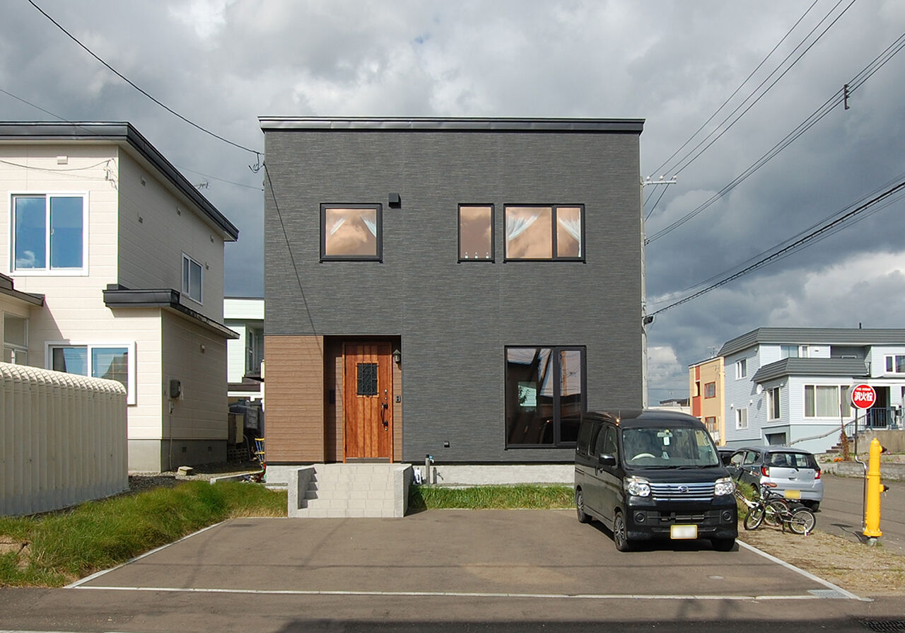 イワクラホーム 【江別市／4人家族】家族みんなが笑顔になる、広々リビングの家の建築実例画像2