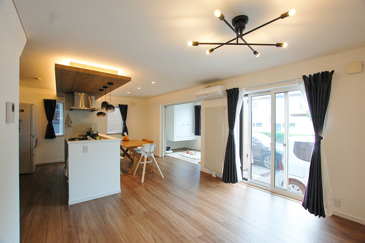 イワクラホーム 【伊達市／4LDK／3人家族】モデルハウスを参考にした「家事ラク」で子育てしやすい住まいの建築実例画像