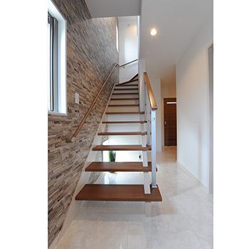 アローラホーム 【堺市／1000万円台／33坪／土地探し／間取り有】大空間でも年中快適に。高性能断熱材で心地よい住まいの建築実例画像6