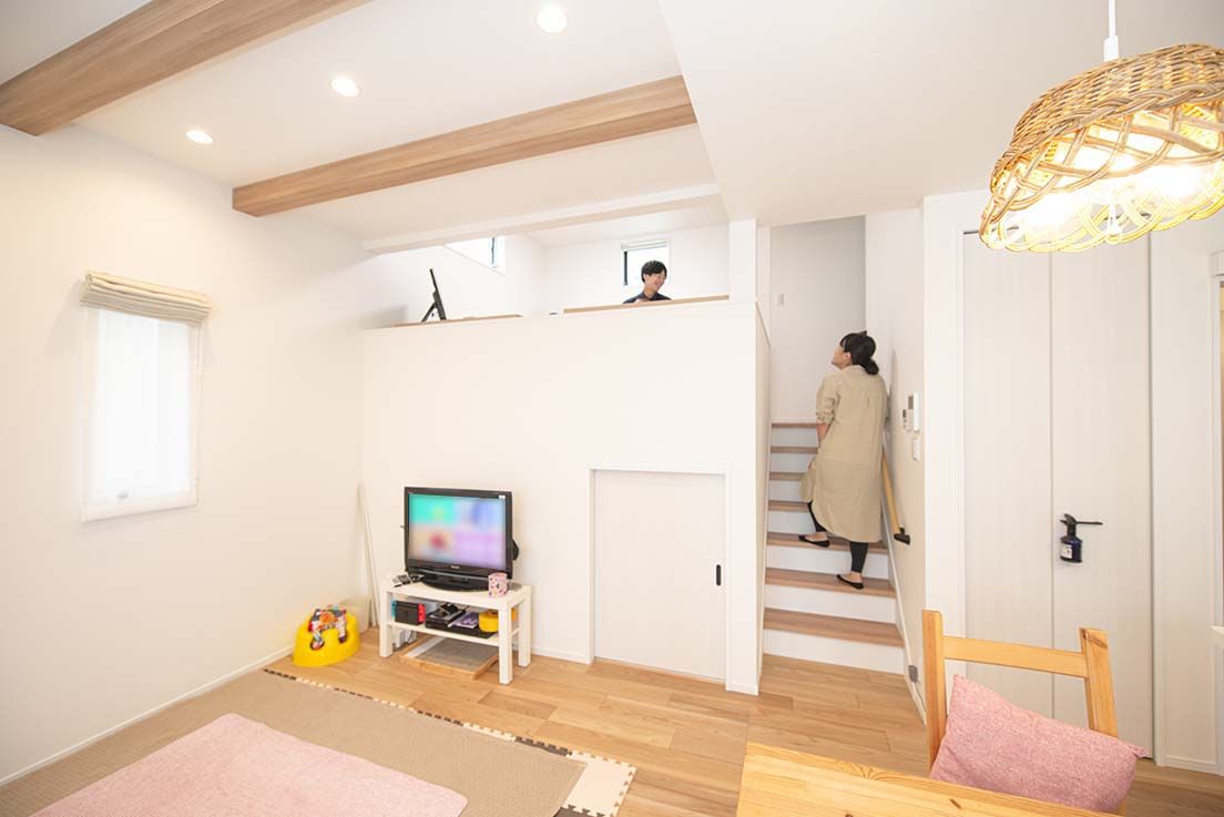 アローラホーム 【堺市・1610万円・土地探し・間取り図有】オープンキッチンや中２階から、リビングで遊ぶ子供を見守れる家の建築実例画像3