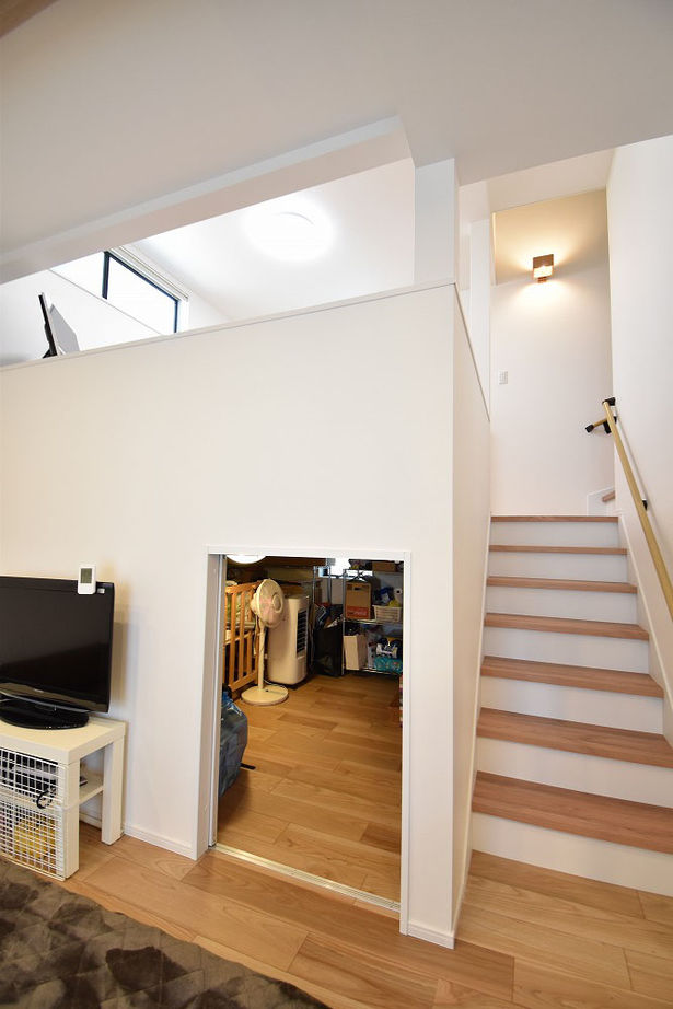 アローラホーム 【堺市・1610万円・土地探し・間取り図有】オープンキッチンや中２階から、リビングで遊ぶ子供を見守れる家の建築実例画像7