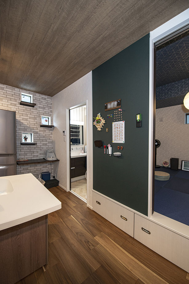 アローラホーム 【堺市・1000万円台・土地探し・間取り図有】カフェスタイルのキッチンで一息、愛猫と過ごす至福のリビングの建築実例画像5