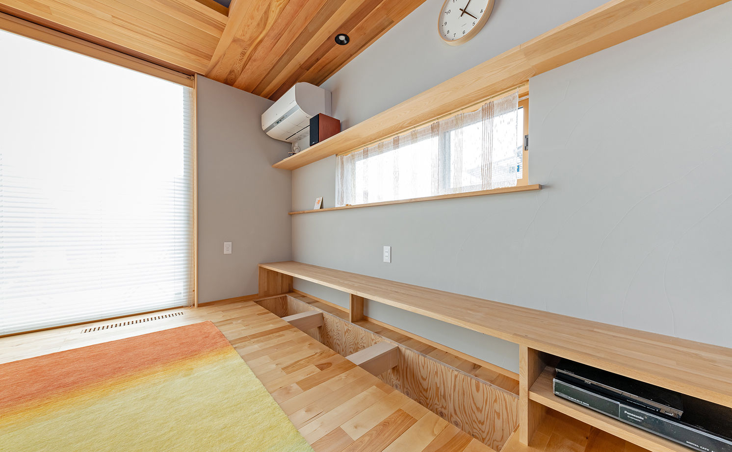 エムズアソシエイツ 【平屋風/52.9坪/間取り図】27m長屋根の二世帯住宅。家族との距離感を保つ工夫のある平屋風和モダンの家の建築実例画像7