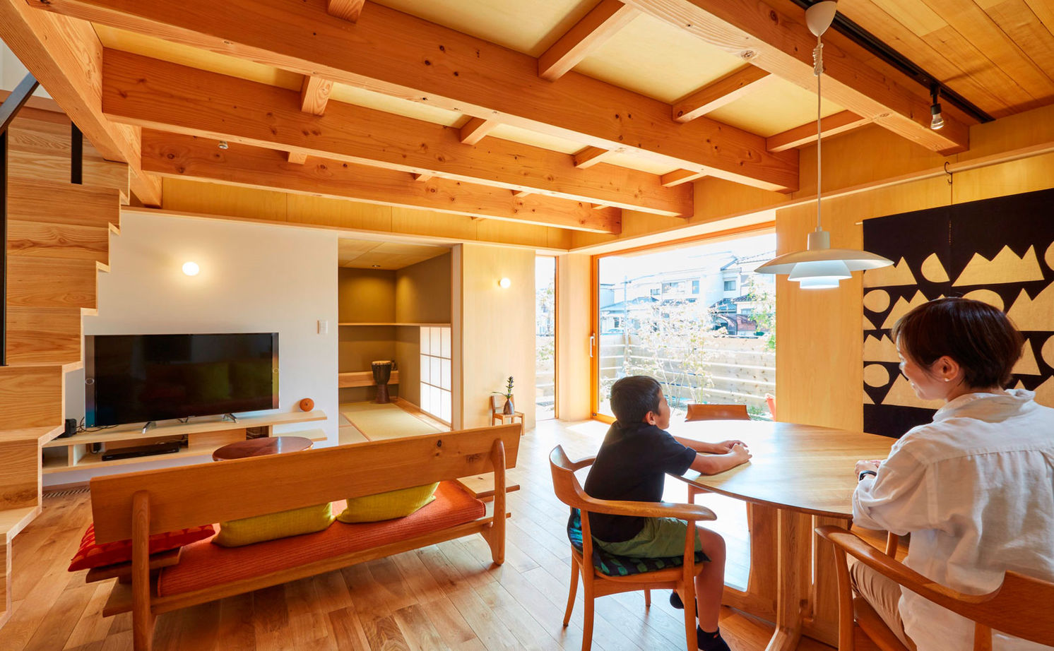 エムズアソシエイツ  【31.5坪/間取り図】高気密高断熱の快適性＋木製サッシ＋自然素材＋造作家具、外と繋がる開放感あふれる家 の建築実例画像5