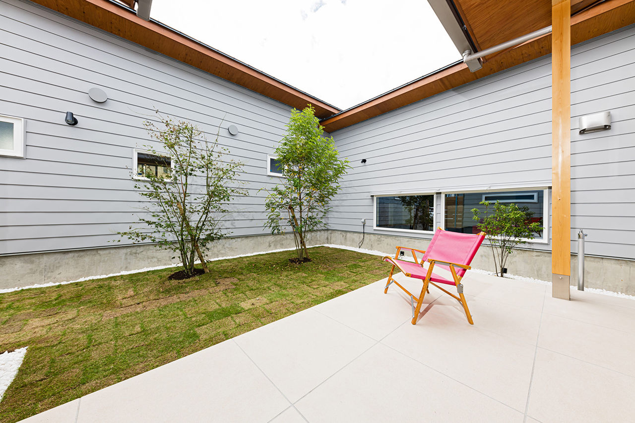 エムズアソシエイツ 【50坪台/ビルトインガレージ×高気密高断熱×自然素材】中庭をロの字で囲んだガレージ付き二世帯住宅の建築実例画像2