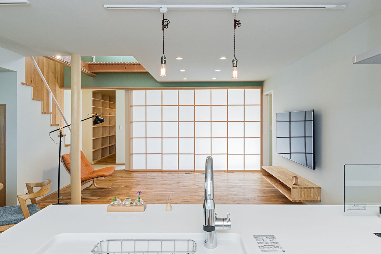 エムズアソシエイツ 【50坪台/ビルトインガレージ×高気密高断熱×自然素材】中庭をロの字で囲んだガレージ付き二世帯住宅の建築実例画像6