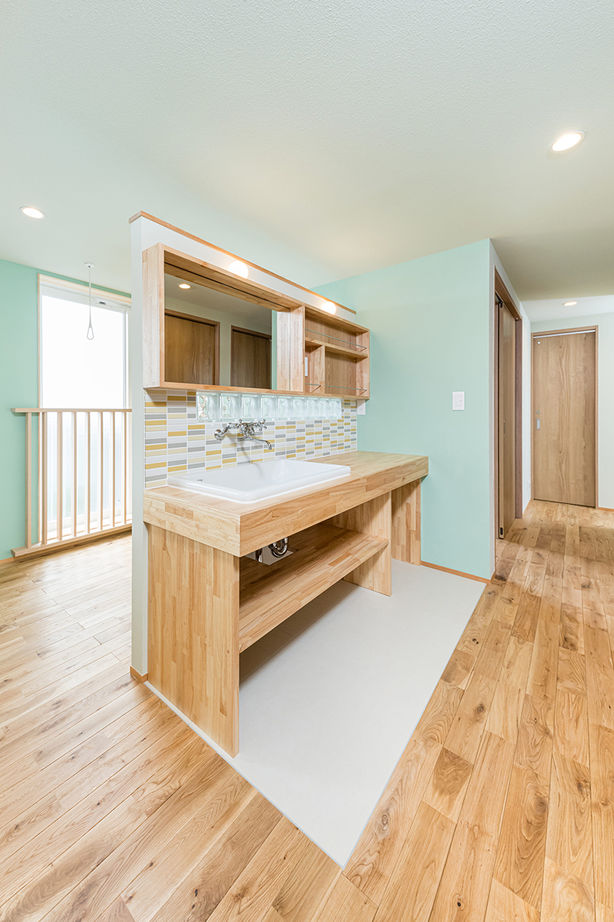 エムズアソシエイツ 【50坪台/ビルトインガレージ×高気密高断熱×自然素材】中庭をロの字で囲んだガレージ付き二世帯住宅の建築実例画像9