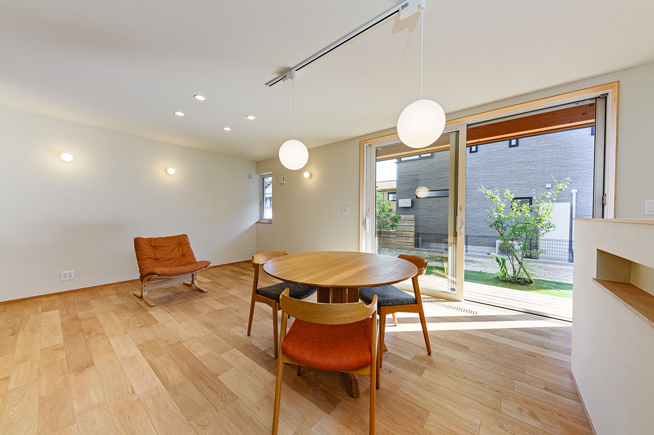 エムズアソシエイツ 【岐阜市/高気密高断熱/自然素材】小上がりの和室や階段下ヌック、小屋裏ロフトなど、空間を賢く利用した家の建築実例画像3