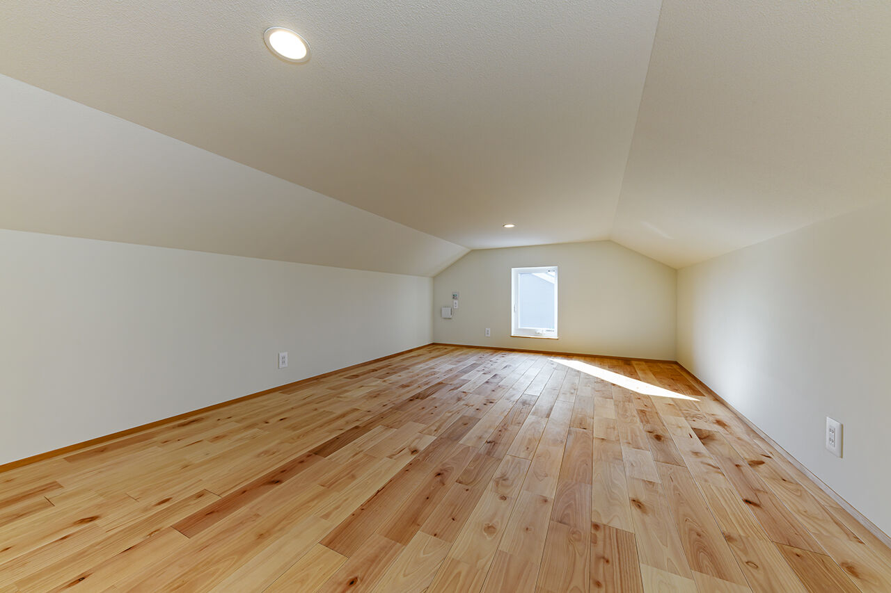 エムズアソシエイツ 【岐阜市/高気密高断熱/自然素材】小上がりの和室や階段下ヌック、小屋裏ロフトなど、空間を賢く利用した家の建築実例画像10