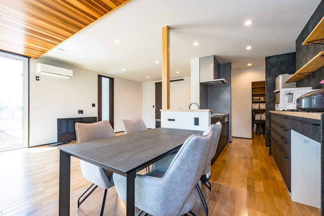 ROOTS 【越谷市/平屋/30坪/2000万円台/間取り図】家族が顔を合わせやすく、家じゅうを回遊できる便利な動線の家の建築実例画像4