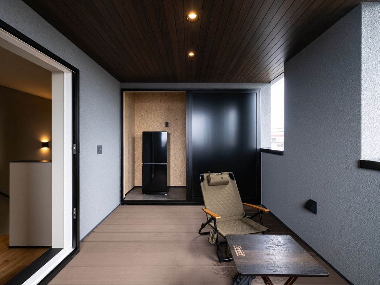 ROOTS 【越谷市/3階建て/間取り図】22.9坪の狭小地とは思えないほど広く開放的！ルーフバルコニー付きの住まいの建築実例画像8