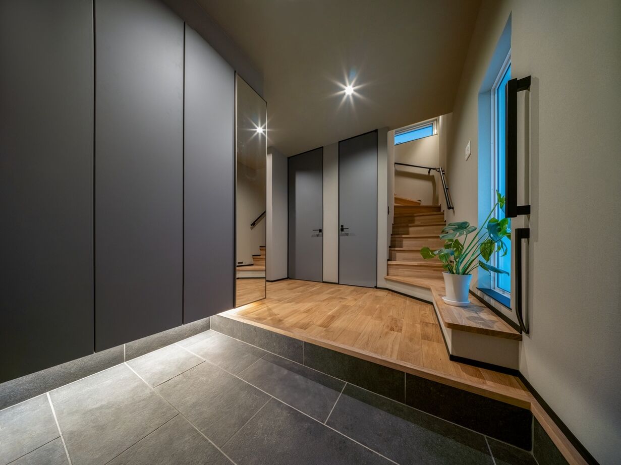 ROOTS 【越谷市/3階建て/間取り図】22.9坪の狭小地とは思えないほど広く開放的！ルーフバルコニー付きの住まいの建築実例画像10