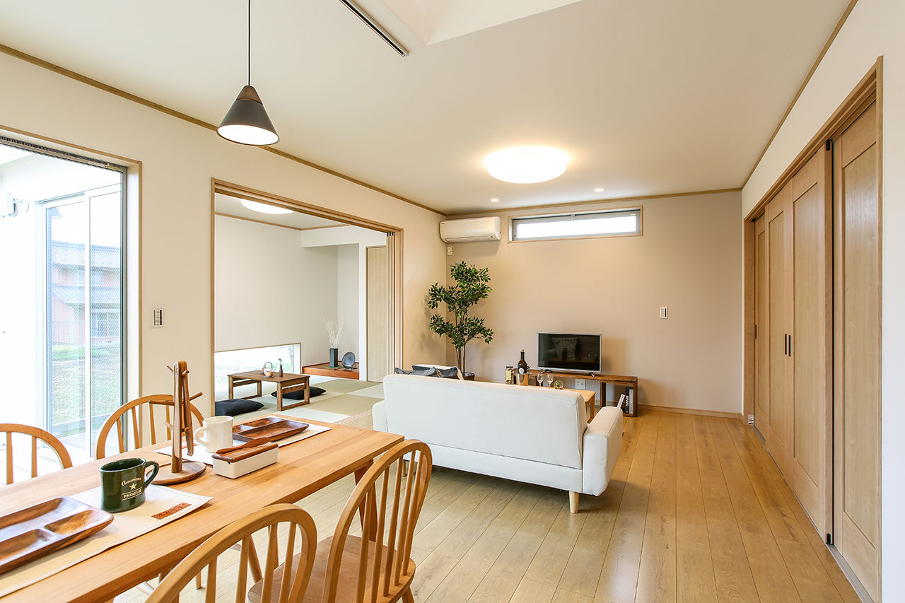 ビビットホーム 【岐阜県/2000万円台/50坪台】お洒落なアイデア収納でスッキリ♪吹抜けの開放感とナチュラルカラーに和む家の建築実例画像2