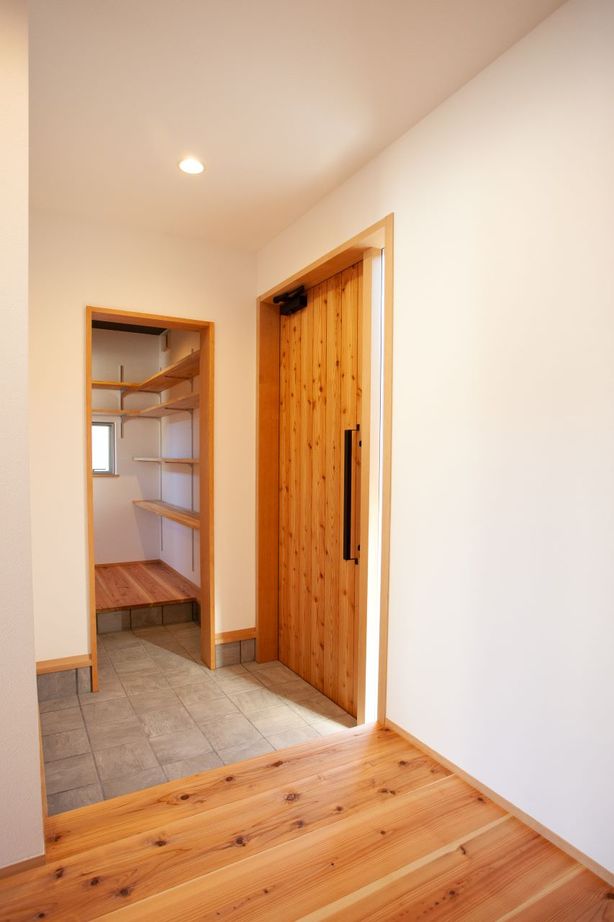 松下工務店 【淡路市｜2000万円台｜建築士の間取り】平屋風の２棟がつながる店舗付き住宅の建築実例画像10