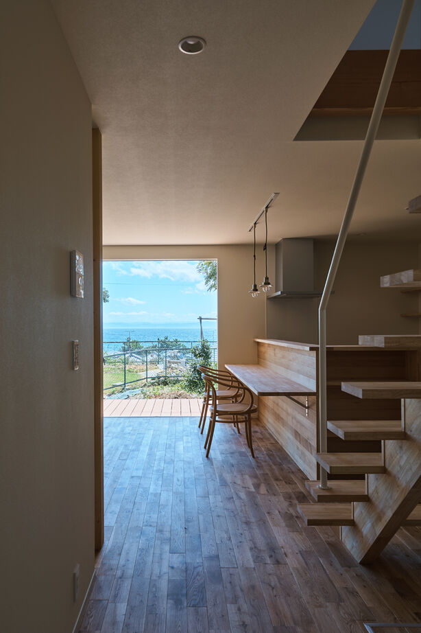 松下工務店 【淡路市｜2000万円台｜セカンドハウスの間取り】動植物と共に暮らす。海を望む丘に佇む三角屋根の家の建築実例画像5