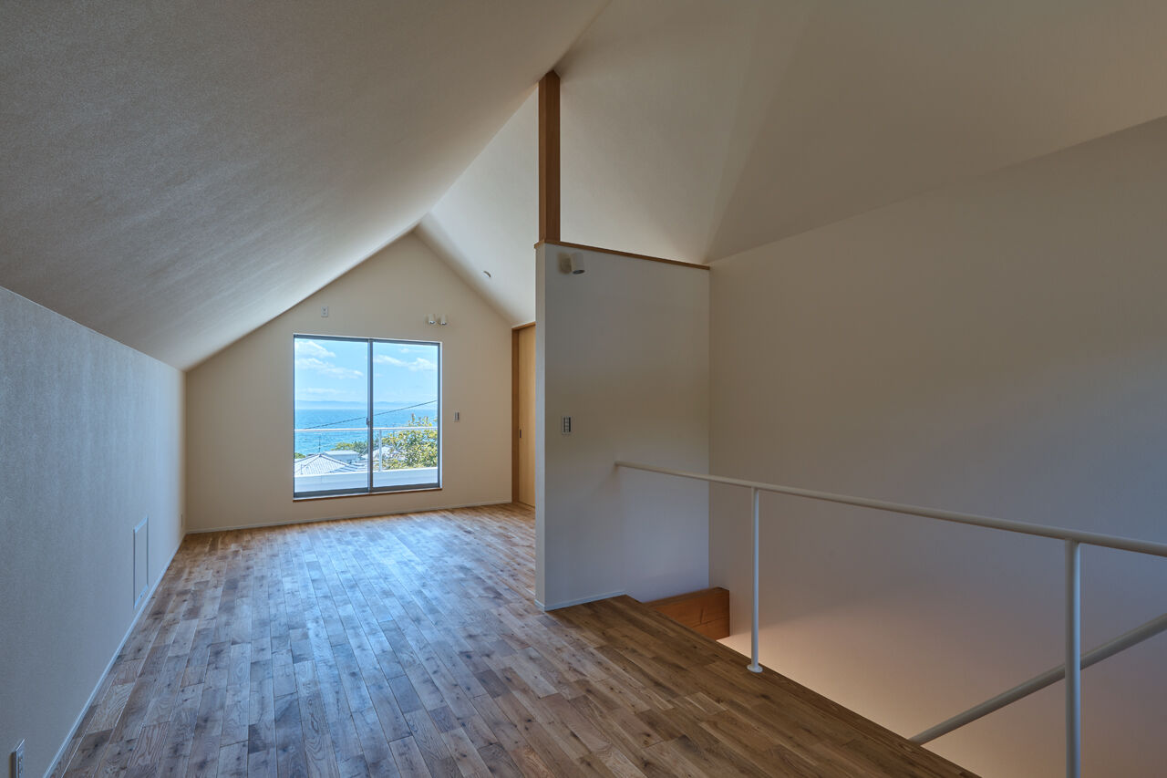 松下工務店 【淡路市｜2000万円台｜セカンドハウスの間取り】動植物と共に暮らす。海を望む丘に佇む三角屋根の家の建築実例画像6