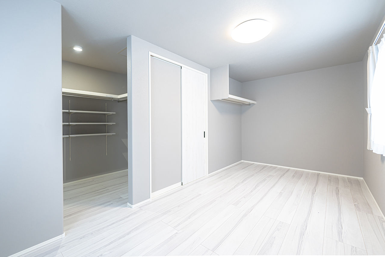 高松工業 【1000万円台/27.5坪】限られた広さでも部屋数はしっかり確保し4LDKに。収納充実、ステキな白いキッチン！の建築実例画像4