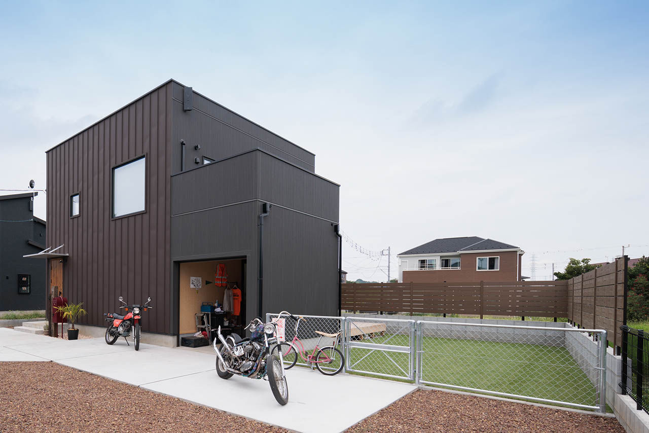 studio＊mag（スタジオマグ） 【1000万円台/32坪/間取り図/インナーガレージ】ワクワクが満載のバイクガレージを遊び尽くす！の建築実例画像10