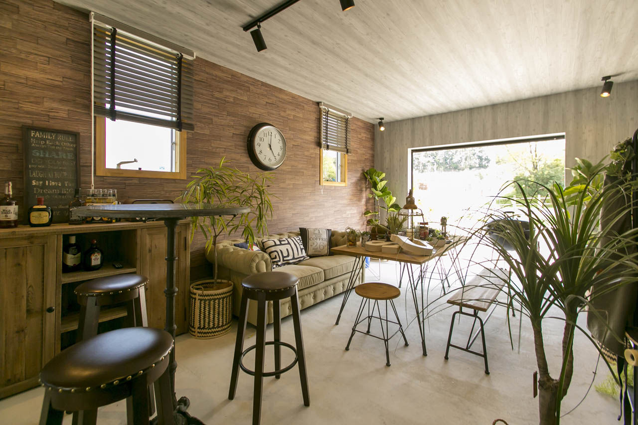 studio＊mag（スタジオマグ） 【1000万円台/26坪/平屋】ウッドデッキの開放感とガレージライフを満喫！365日人生を楽しむ無垢の家の建築実例画像2