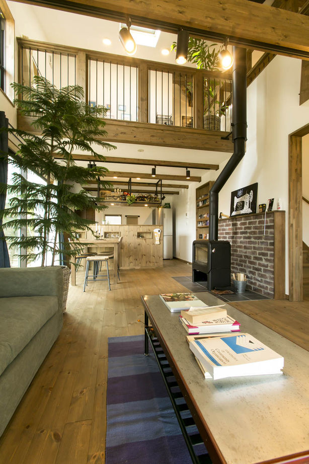 studio＊mag（スタジオマグ） 【1000万円台/28坪/平屋プラスα】吹き抜けとウッドデッキの開放感！自然を感じ暮らすロフト付き半平屋の家の建築実例画像3