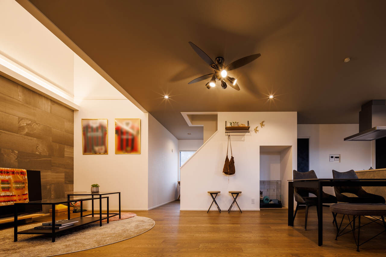 studio＊mag（スタジオマグ） 【1000万円台/31坪/間取り図/吹き抜け】シンプルなのに個性的！自分流のカッコいい家を自由設計＆予算内での建築実例画像2