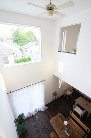 ハスカーサ　ポラスグループ 【42坪/ビルトインガレージ/収納/採光】仕事場と居住空間を完全分離。ライフスタイルに合わせた3階建て住宅の建築実例画像2