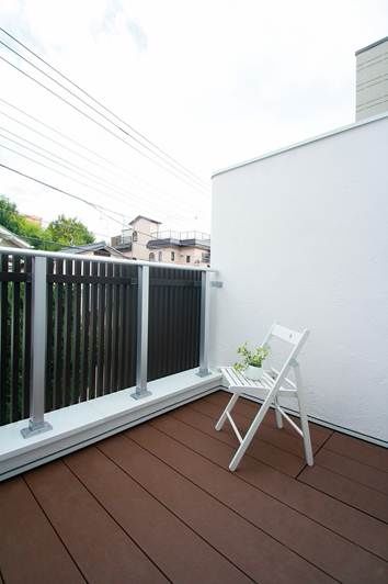 ハスカーサ　ポラスグループ 【42坪/ビルトインガレージ/収納/採光】仕事場と居住空間を完全分離。ライフスタイルに合わせた3階建て住宅の建築実例画像4