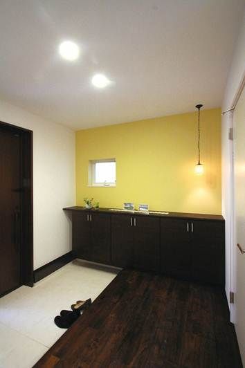 ハスカーサ　ポラスグループ 【42坪/ビルトインガレージ/収納/採光】仕事場と居住空間を完全分離。ライフスタイルに合わせた3階建て住宅の建築実例画像5