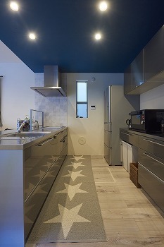 ハスカーサ　ポラスグループ 【20坪台/平屋】家具を邪魔しないシンプルさとコンセプトがある外観。中庭と一体化する明るいLDKの家の建築実例画像8