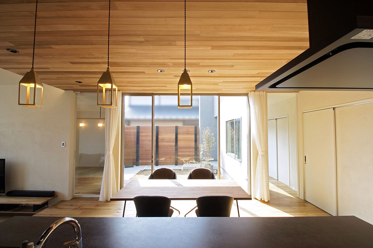 ハスカーサ　ポラスグループ 【30坪台/片流れ屋根/中庭/回遊動線/ダウンフロアリビング】場所ごとに変化する空間を楽しむ寛ぎと癒しの家の建築実例画像2